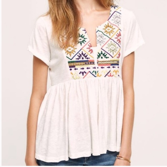 Anthropologie Tops - AKEMI + KIN Small Pasadena embroidered white top!